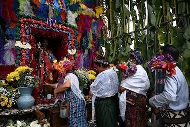 Indígenas de Guatemala danzan el teatral Rabinal Achí, patrimonio de la humanidad