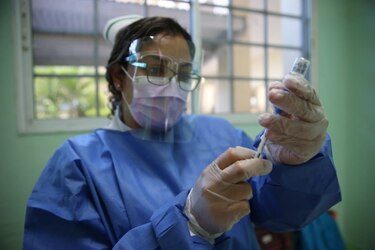 La pandemia solo terminará cuando el 70% de la población esté vacunada: responsable de la OMS