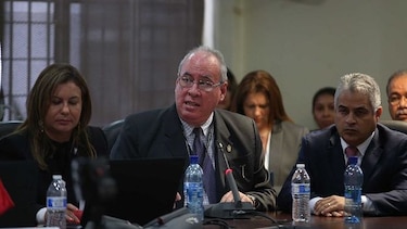 Ayú Prado defiende bono navideño; el dinero sale de las posiciones que están vacantes