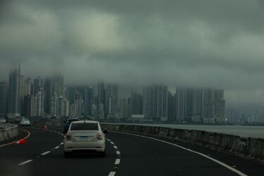 Hay un aviso de vigilancia por lluvias y aguaceros significativos en varios sectores del país