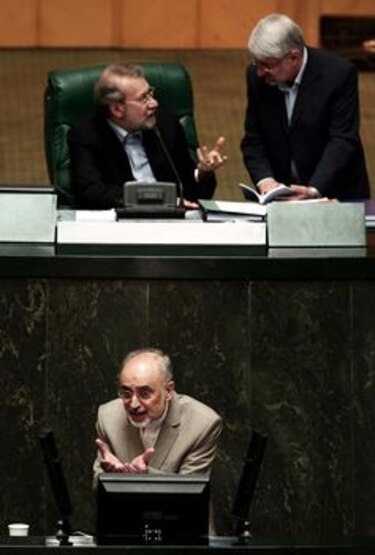 Canciller Mohamad Javad Zarif defiende acuerdo nuclear ante el Parlamento