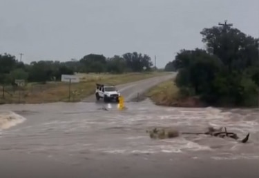 Aumentan a más de 24 los fallecidos en el centro-sur de Texas por las inundaciones