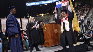 El panameño Ulises Núñez se graduó con honores en Georgia Tech