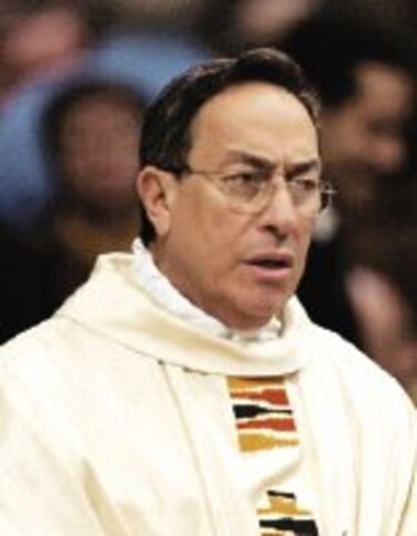 Cardenal Óscar Maradiaga predicará en una novena