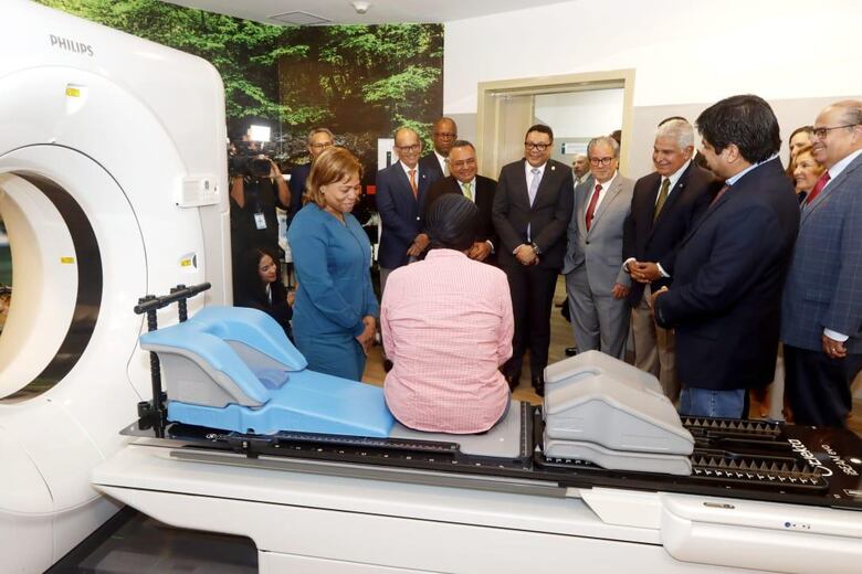Mulino inaugura Hospital de Cancerología y advierte: ‘La CSS no será botín político’