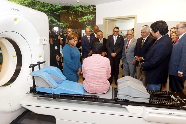 Mulino inaugura Hospital de Cancerología y advierte: ‘La CSS no será botín político’