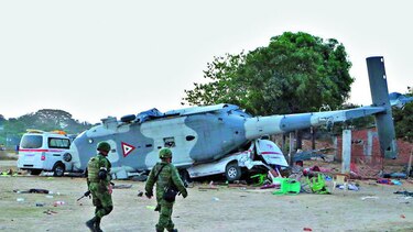13 muertos al caer helicóptero tras sismo