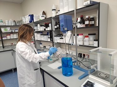 Academia e industria de la salud bucal se reúnen en Barcelona para prevenir enfermedades 