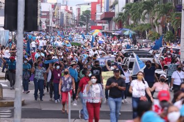 Docentes decretarán paro indefinido de labores; aducen que autoridades no presentan propuestas