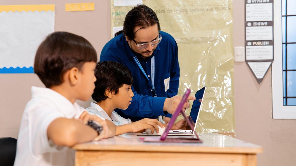 ‘La IA va a proporcionar una forma de aprender en las aulas mucho más rica’: el optimismo sobre la inteligencia artificial del pionero de las tecnologías de la educación