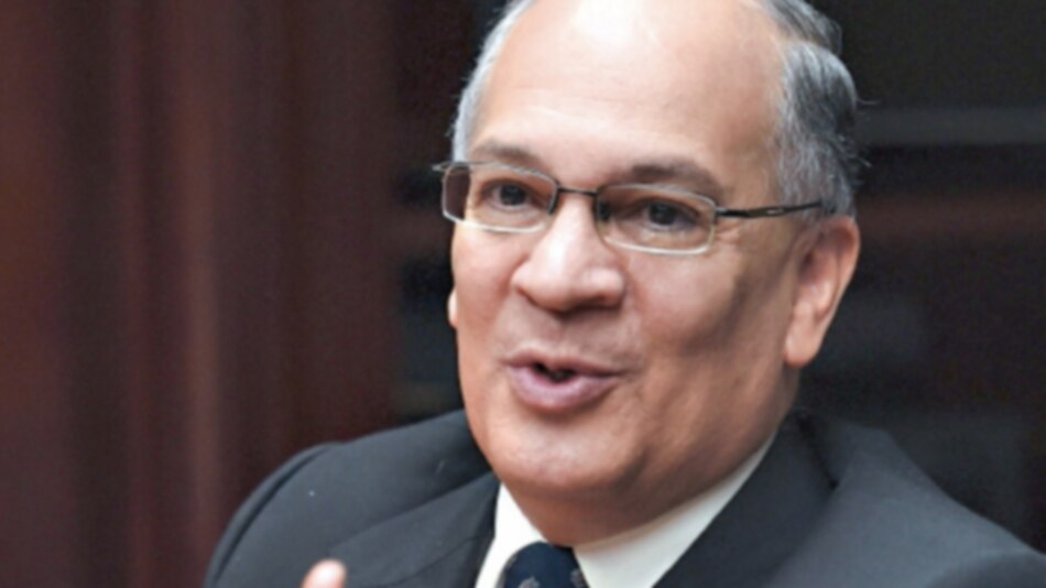 Cuando un Procurador investiga al otro