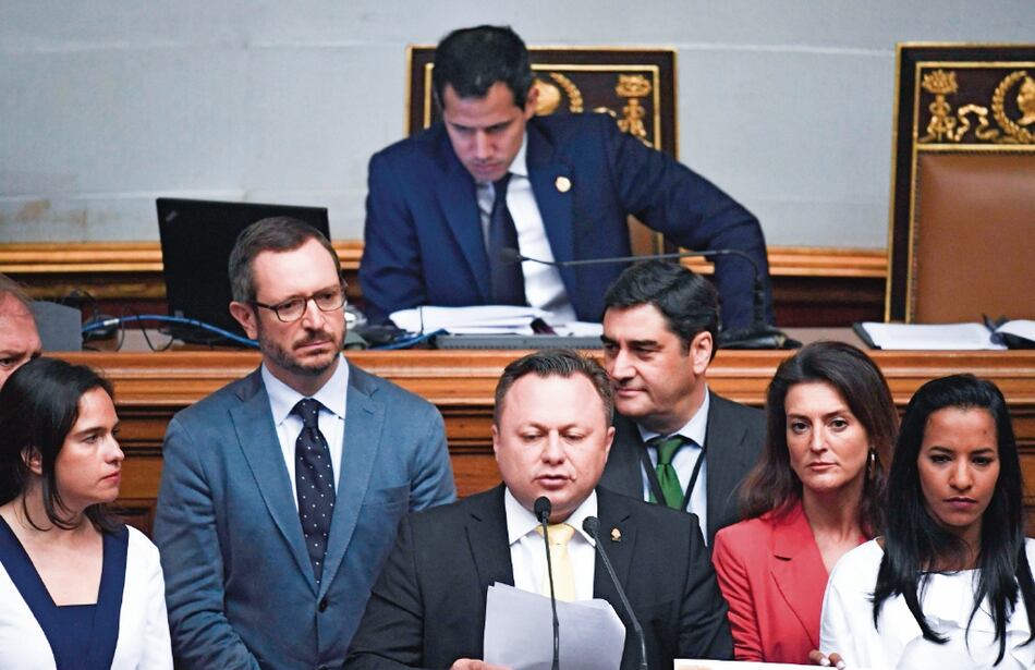 Polémica sesión en parlamento venezolano