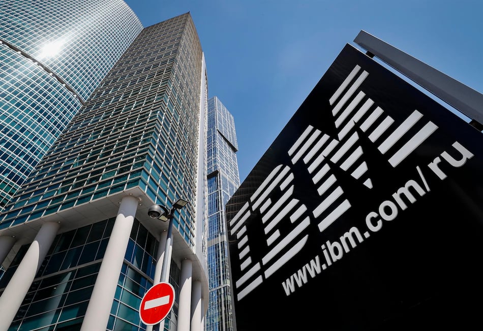 IBM pierde $1,071 millones en 9 meses