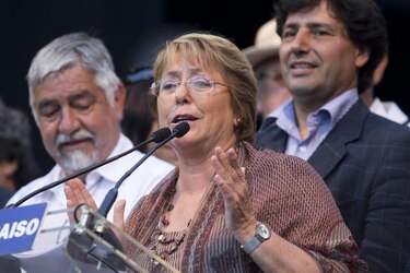 Matthei y otros siete le disputan la Presidencia a Bachelet