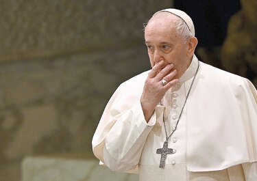 Papa Francisco tiene que anular varios compromisos a causa de un dolor de ciática