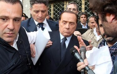 Silvio Berlusconi obligado a respetar 12 reglas durante condena