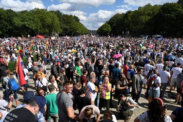 Protestas en Europa contra la ‘tiranía médica’ de las mascarillas