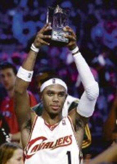 Daniel Gibson acribilla a los novatos en partido de NBA