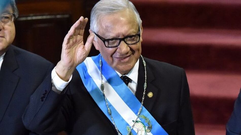 Congreso juramenta a Alejandro Maldonado como presidente de Guatemala