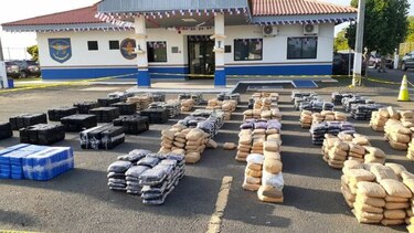 Decomisan 2 mil paquetes de droga en costa de Azuero