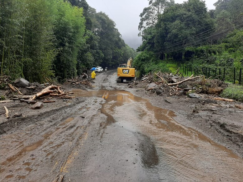 Vía Chiriquí-Bocas mantiene al menos 15 derrumbes; hay más de 2 mil personas en refugios