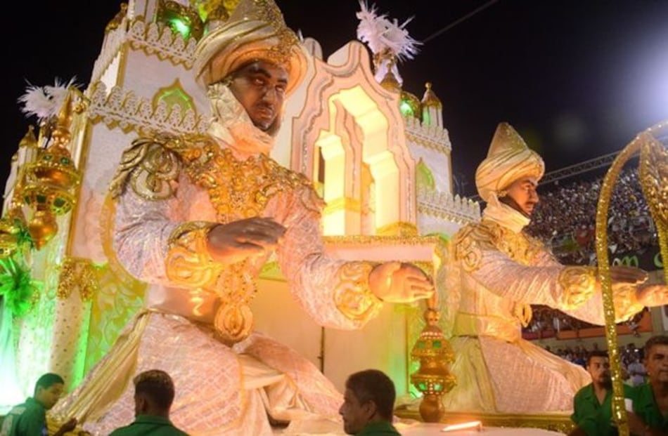 Desfile de carnaval de Río tiene dos campeones, por inédito recurso