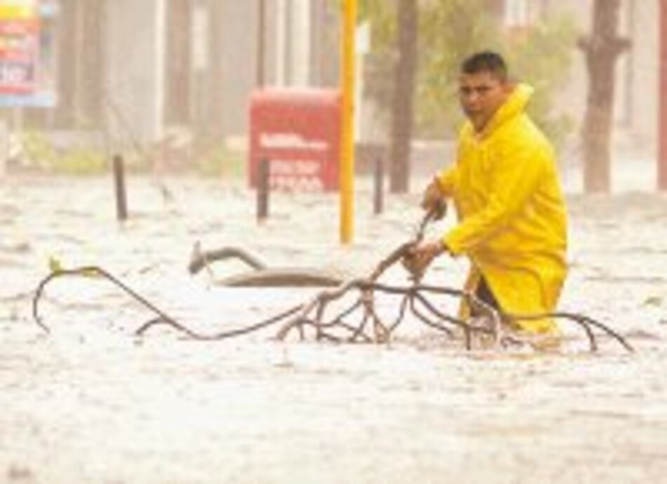 El furor de ‘Wilma’ azota la península de Yucatán