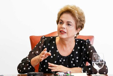 Partidarios y detractores de  Rousseff  empiezan a medir fuerzas