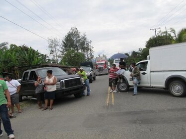 Moradores de Guabito bloquean carretera en Changuinola