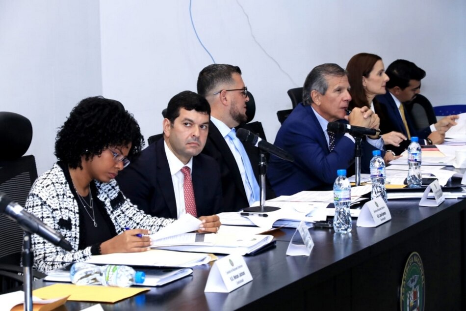 Aprueban tratado que permitirá repatriación de millones de dólares aprehendidos en Suiza