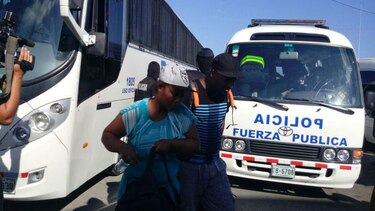 Africanos son devueltos a zona fronteriza entre Panamá y Costa Rica