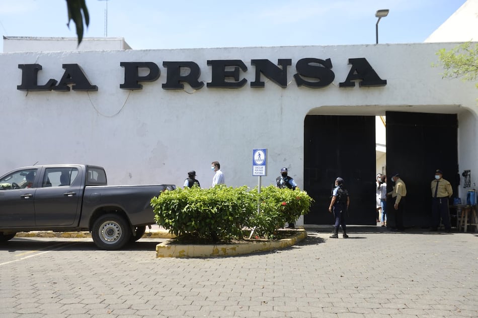Policías del régimen de Ortega se toman las instalaciones de ‘La Prensa’ de Nicaragua