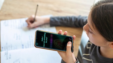 6 consejos de expertos sobre cómo hablarle a la IA para obtener mejores respuestas