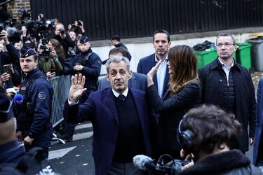 El expresidente Nicolas Sarkozy ingresa en la cárcel de La Santé para cumplir pena de cinco años de prisión