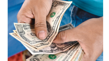 Salario mínimo es insuficiente para compras escolares