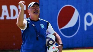 Selección de Guatemala se queda sin técnico en medio de crisis por corrupción