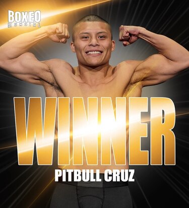 ‘Pitbull’ Cruz destrona al estadounidense Romero y es el nuevo monarca superligero de la AMB
