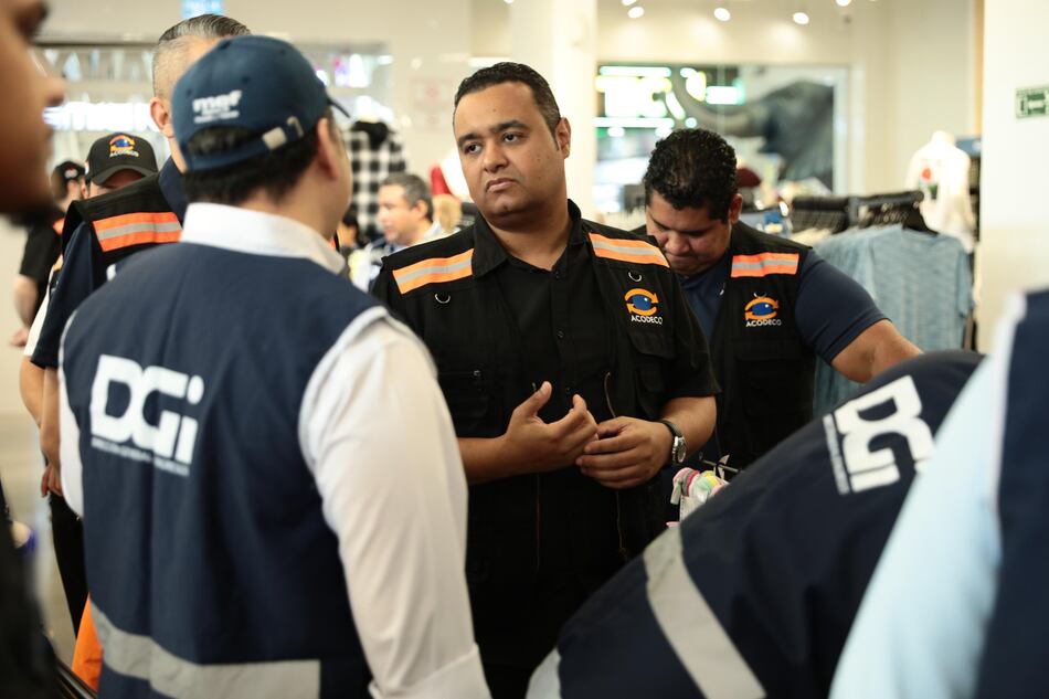 Inspectores de la Acodeco y la DGI inician operativos para verificar el pago del Itbms