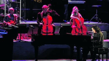Yanni transmitió su ‘Sensuous chill’