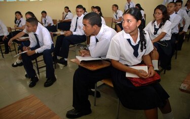 Meduca construirá 50 escuelas para reforzar la jornada extendida