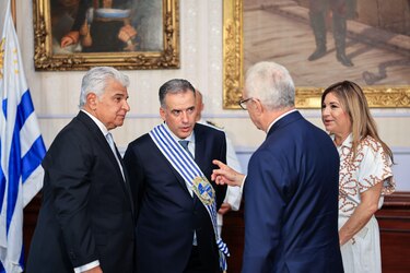 Yamandú Orsi llega a Panamá con empresarios del sector agrícola