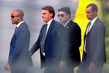 Cae la popularidad de Bolsonaro en plena segunda ola de la pandemia en Brasil
