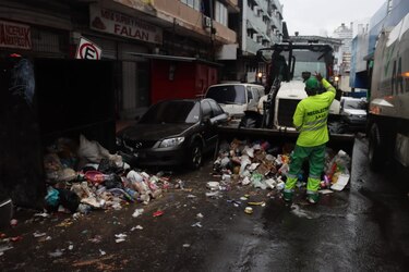 Ante las quejas ciudadanas, arranca operativo de recolección de basura en la ciudad de Panamá