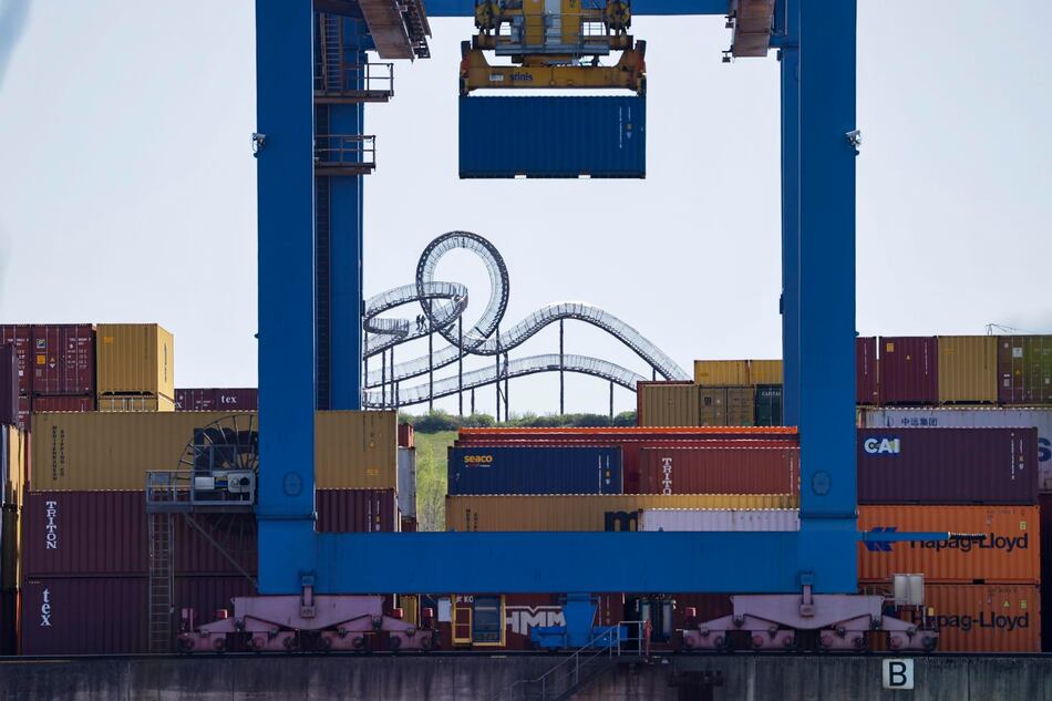 La UE pospone la aplicación de sus aranceles a Estados Unidos para dar oportunidad a la negociación