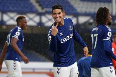 El Everton y James prolongan su inmaculado inicio de la Premier