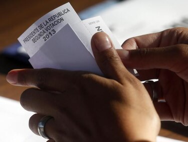 Comienza segunda vuelta en elecciones presidenciales en Chile