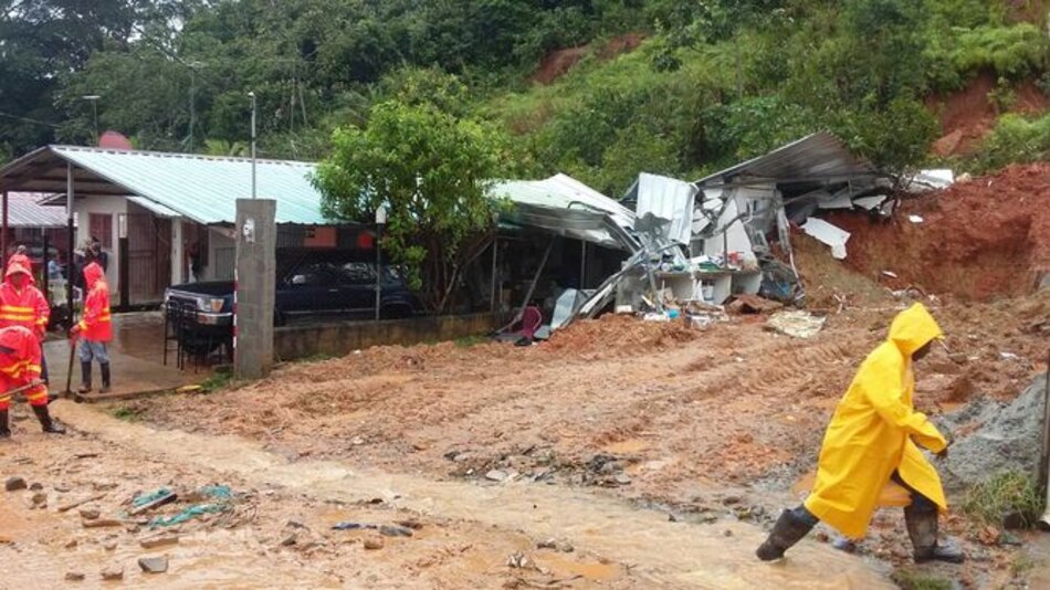 Residentes de Fundavico son trasladados a áreas seguras; deslave dejó dos muertos