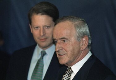 Muere ex primer ministro irlandés Albert Reynolds