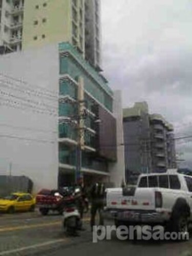 Bomberos controlan explosión en Vía Brasil