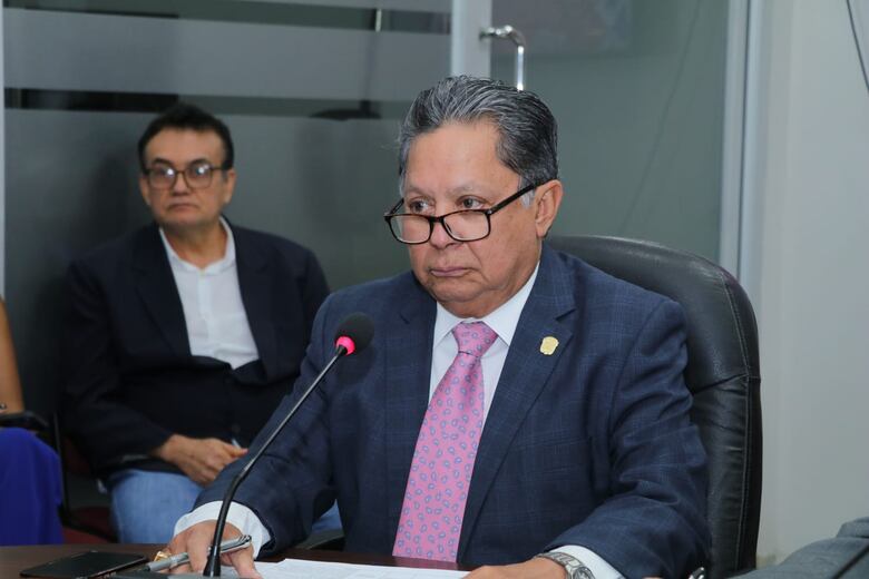 Aspirantes al internado médico denuncian exclusión de 203 plazas y piden una solución urgente